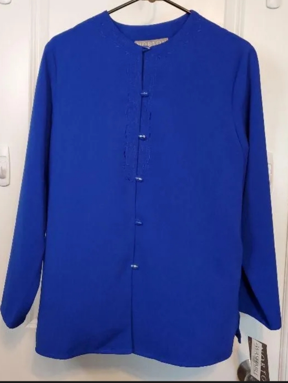 NWT Norton McNaughton Blouse Embroidered Blue Button Up Medium Petite Top - Picture 2 of 7